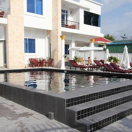 Bennys Boutique Hotel Sihanoukville Exterior photo