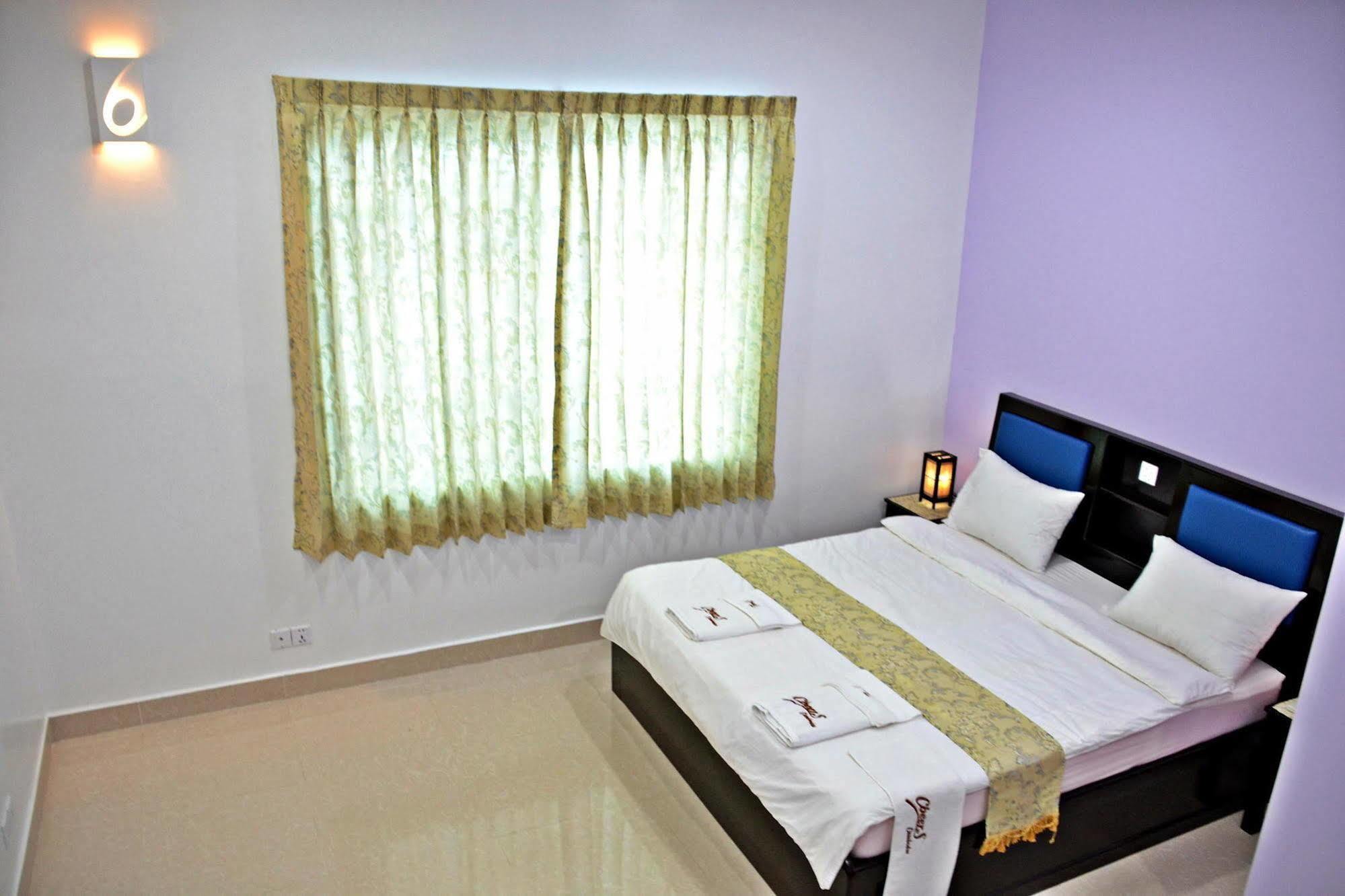 Bennys Boutique Hotel Sihanoukville Exterior photo