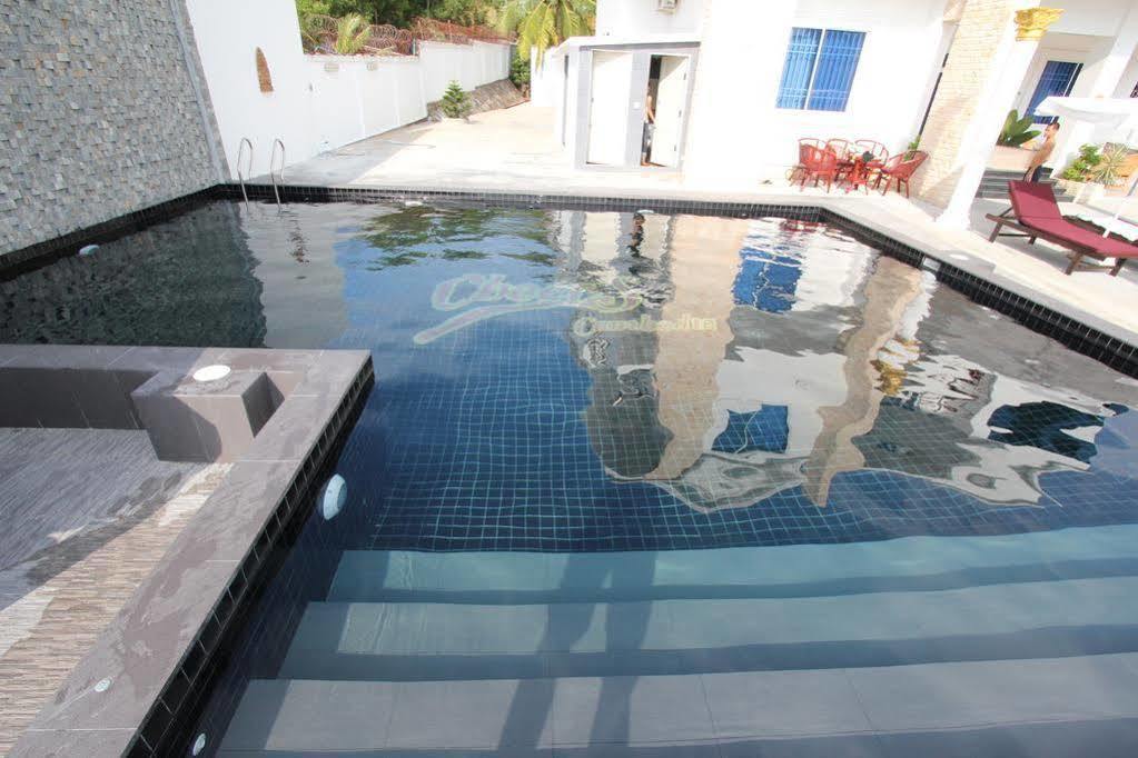 Bennys Boutique Hotel Sihanoukville Exterior photo